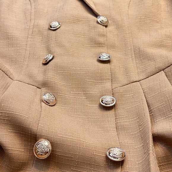 Elegant Tan Double-Breasted Dress - Picture 4 of 8